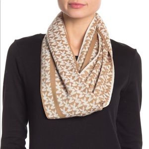 Michael Kors Scarf 💫